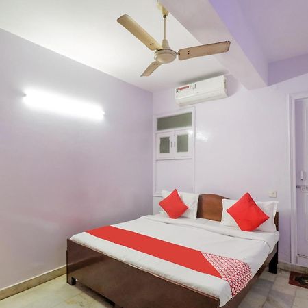 Hotel O Chandu Inn Nuova Delhi Esterno foto