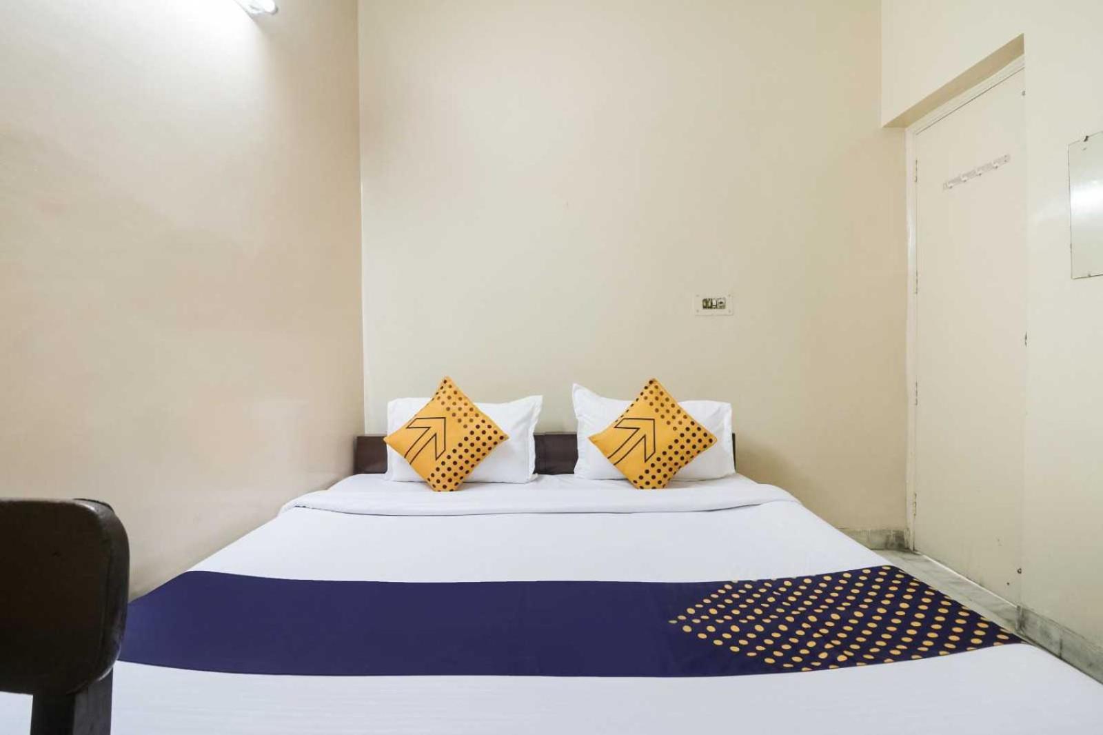 Hotel O Chandu Inn Nuova Delhi Esterno foto